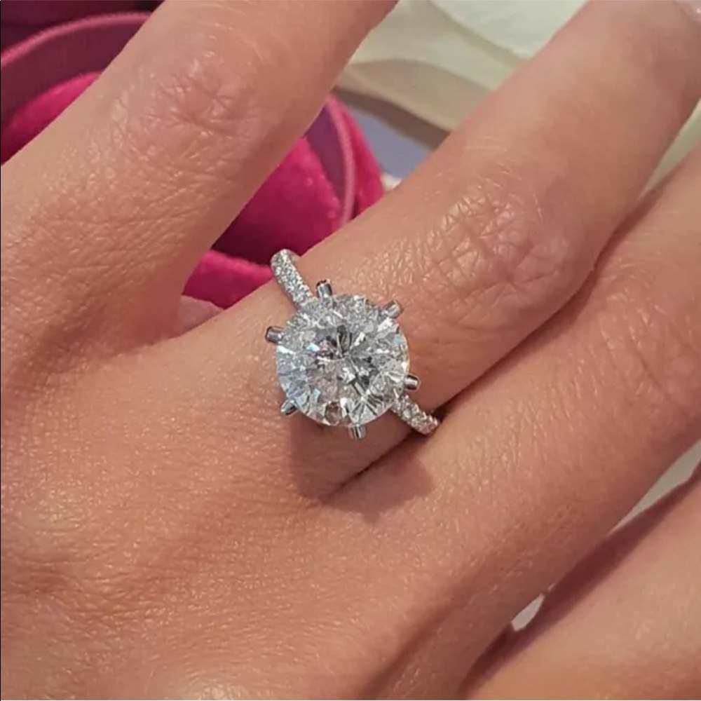 New Women’s 925 Silver Round Cut Diamond Ring